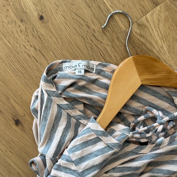 🌸 Blush & Charcoal Striped Tee with Lace Accents
Size XS - Picture 5 of 7